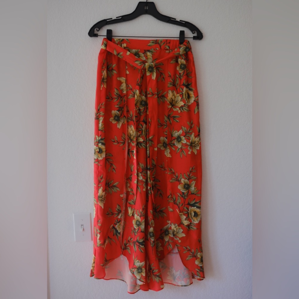 Ava & Aidan leaf print pants size small